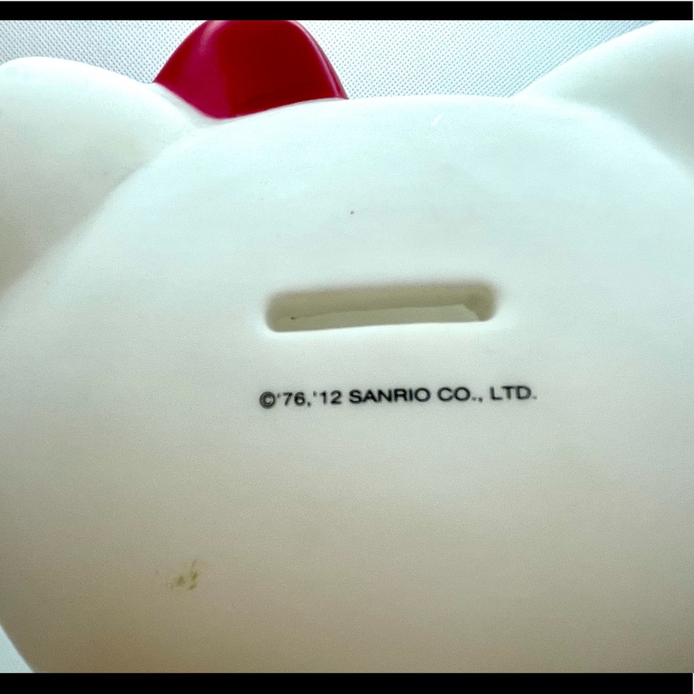 Hello Kitty Piggy Bank - Picture 7 of 10